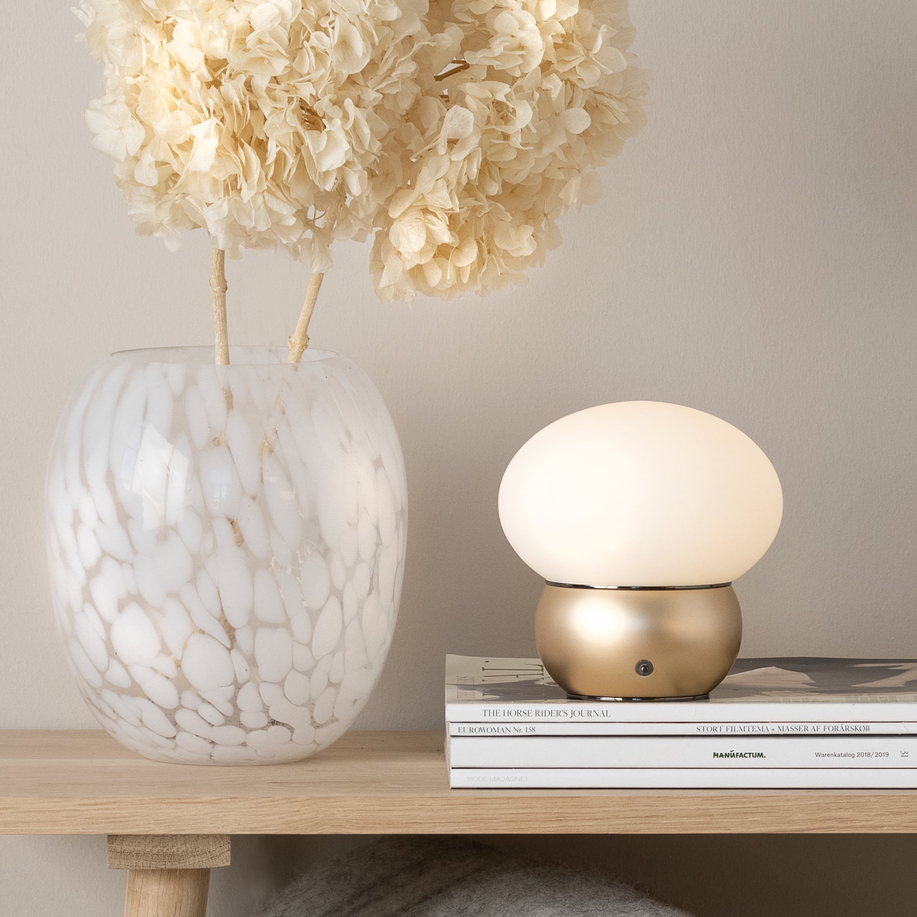 Cocoon LED bordlampe